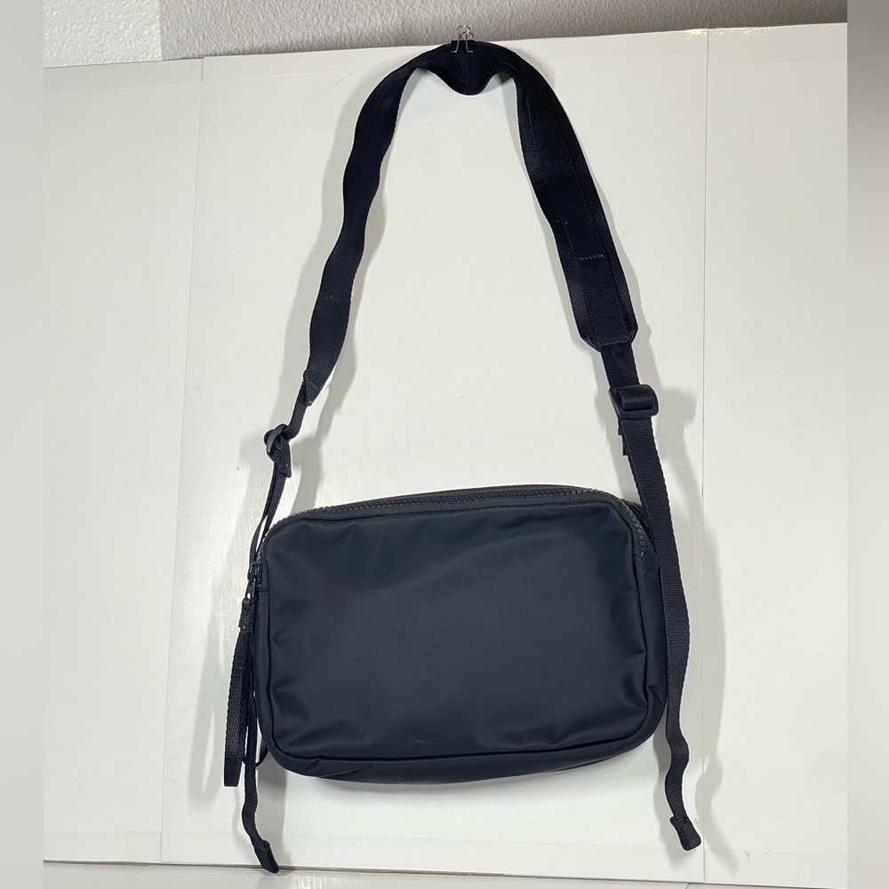EVERLANE Recycled Nylon Crossbody Bag